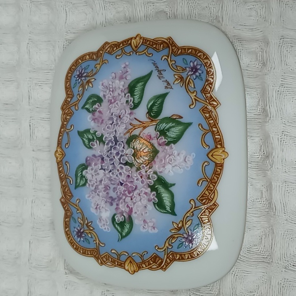 1990 Heritage House "Love Songs To Remember" Gail Magram Lilac Artwork Music Box - Picture 2 of 14